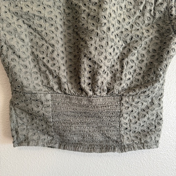 Hollister Dark Green Low Cut Eyelet Short Sleep Top Size Small - Picture 5 of 8